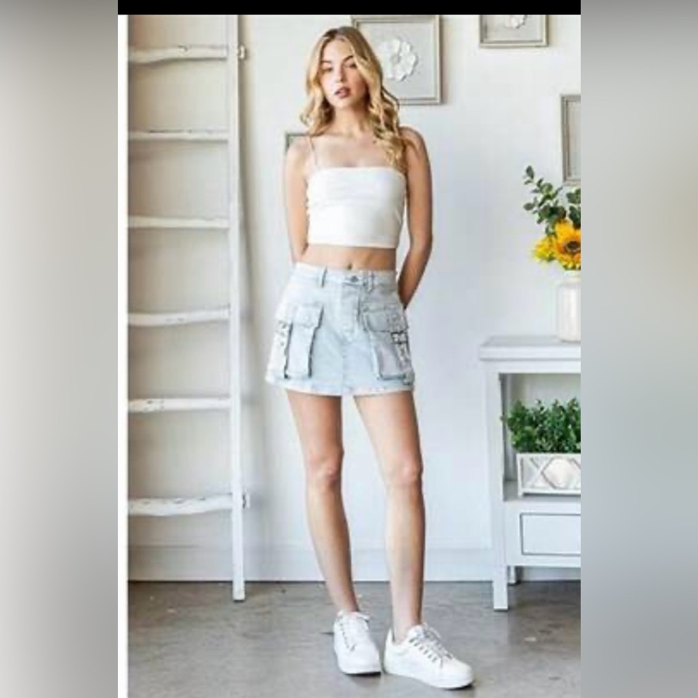 Oli and Hali  denim skort with buckle pockets. Large